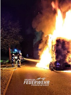 Zwei Fahrzeugbrände in einer Nacht